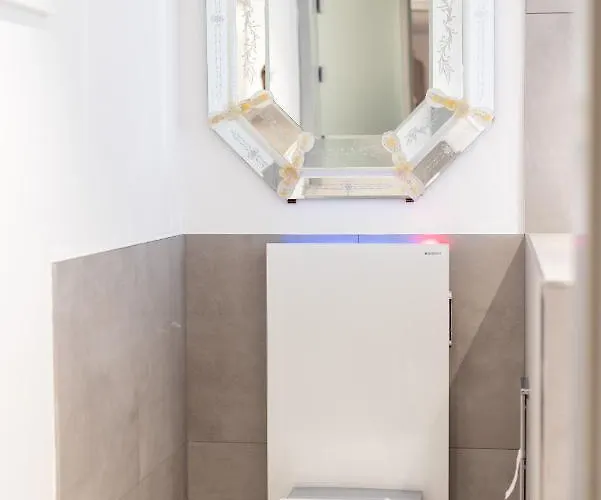 Lakefront 148 公寓