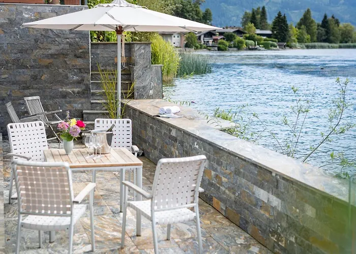 Lakefront 148 公寓 *